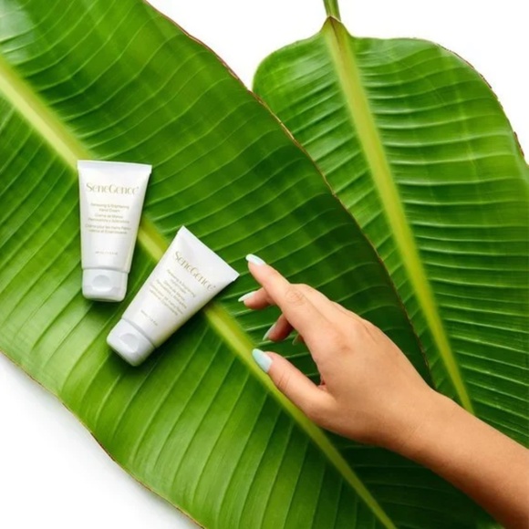 SeneGence RENEWING & BRIGHTENING HAND CREAM - Picture 5 of 5
